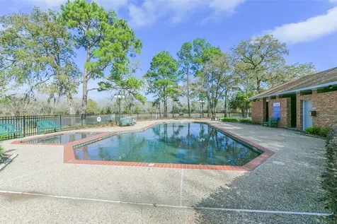 202 Victoria Way Friendswood TX 77546
