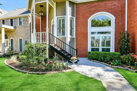 202 Victoria Way Friendswood TX 77546