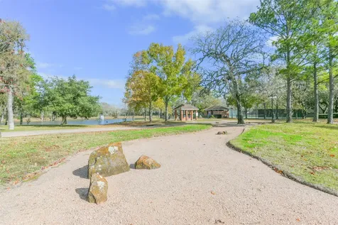 202 Victoria Way Friendswood TX 77546