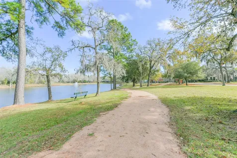 202 Victoria Way Friendswood TX 77546