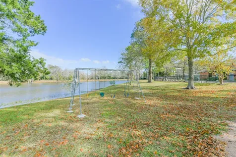 202 Victoria Way Friendswood TX 77546