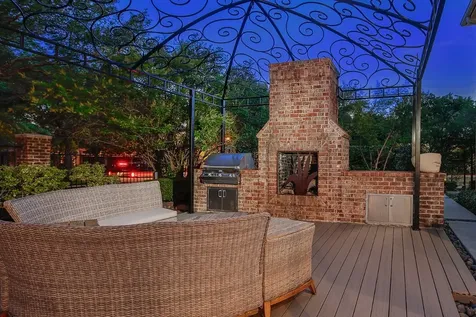 30 East Bay Boulevard The Woodlands TX 77380