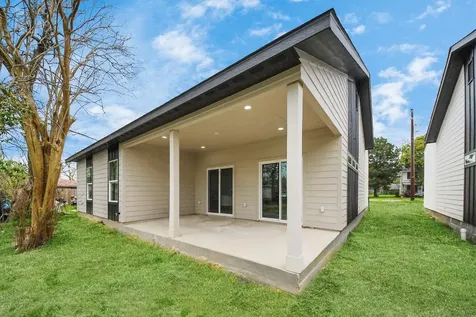 319 E Gulf Street Baytown TX 77520