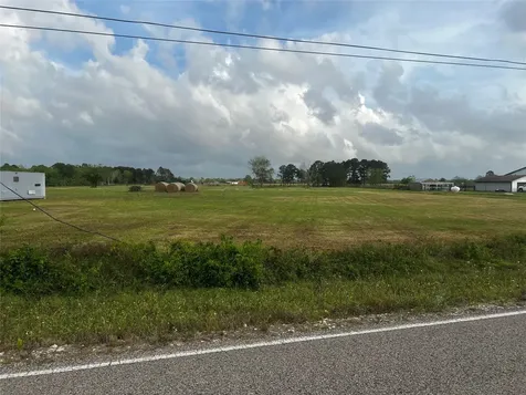 9715 County Road 171 Liverpool TX 77577