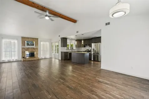 248 E Castle Harbour Drive Friendswood TX 77546
