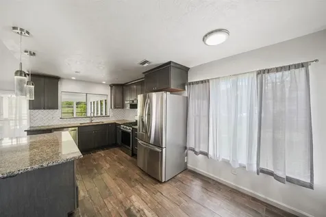 248 E Castle Harbour Drive Friendswood TX 77546