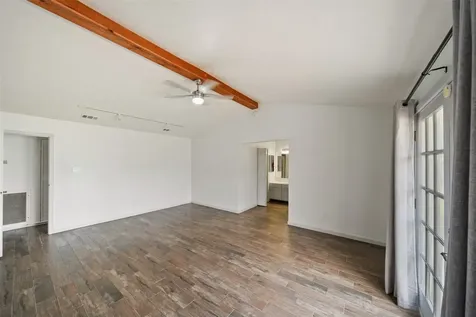 248 E Castle Harbour Drive Friendswood TX 77546
