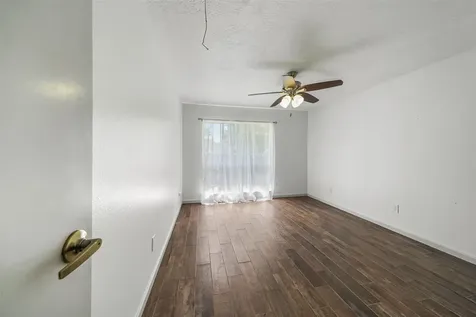248 E Castle Harbour Drive Friendswood TX 77546