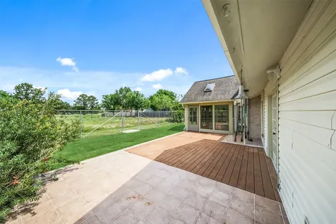 248 E Castle Harbour Drive Friendswood TX 77546