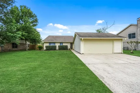 248 E Castle Harbour Drive Friendswood TX 77546