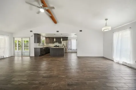 248 E Castle Harbour Drive Friendswood TX 77546