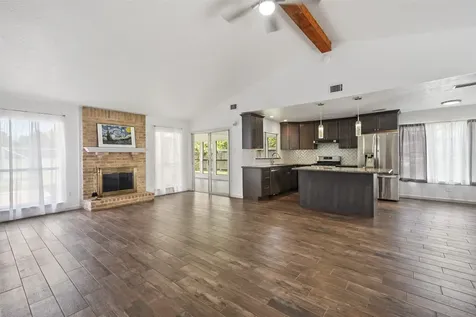 248 E Castle Harbour Drive Friendswood TX 77546
