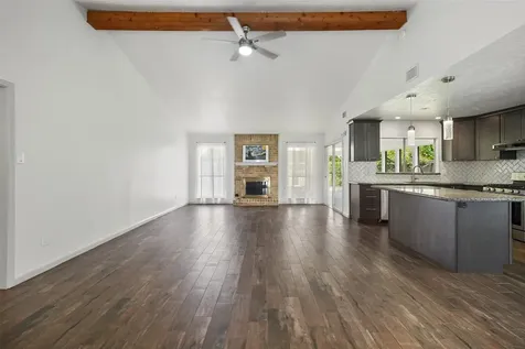 248 E Castle Harbour Drive Friendswood TX 77546