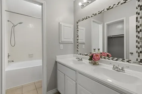 2019 Creek Valley Lane Sugar Land TX 77478