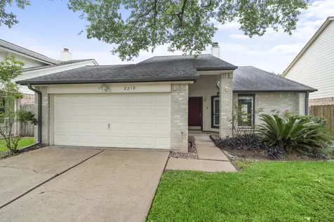 2019 Creek Valley Lane Sugar Land TX 77478