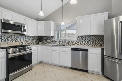 2019 Creek Valley Lane Sugar Land TX 77478