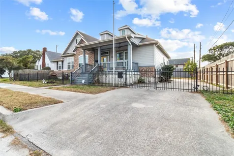2519 46th Street Galveston TX 77551