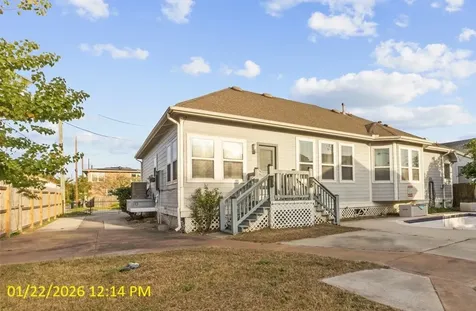 2519 46th Street Galveston TX 77551