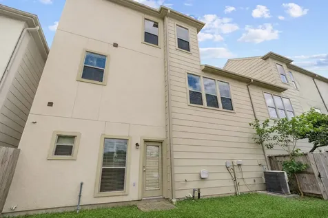 926 Lester Street Houston TX 77007