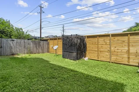 926 Lester Street Houston TX 77007
