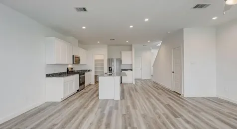 10415 Lancaster Forest Lane 33 Houston TX 77051