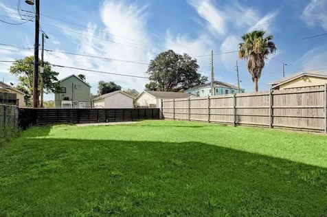 4017 Avenue M Down Galveston TX 77550