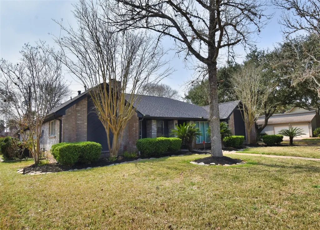 2515 Glenn Lakes Lane Missouri City TX 77459