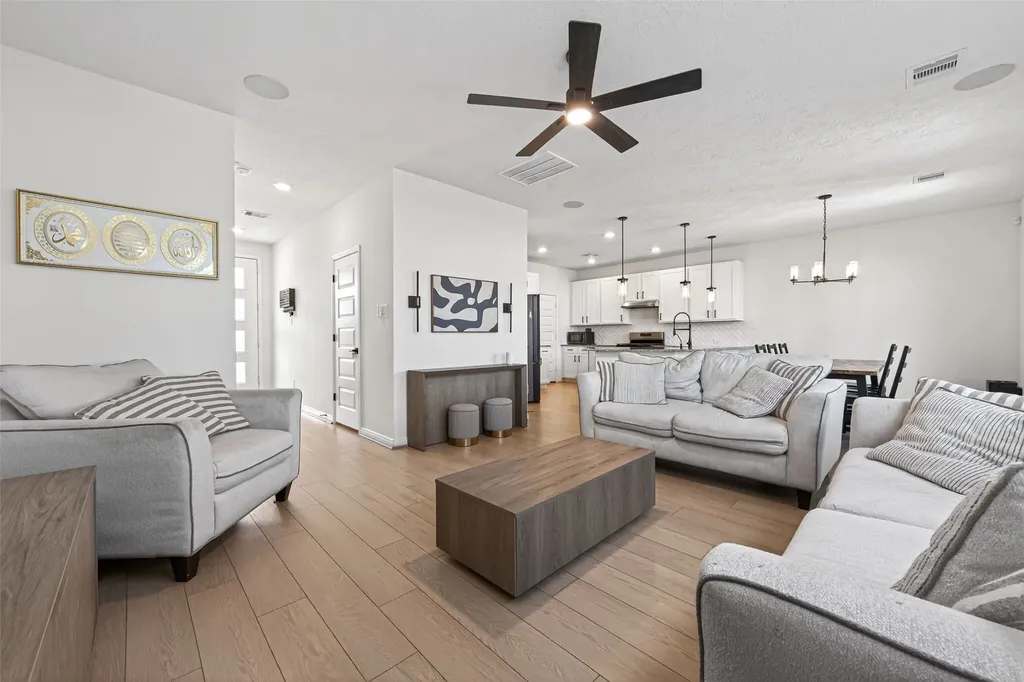 15627 Tawny Stark Drive Houston TX 77044