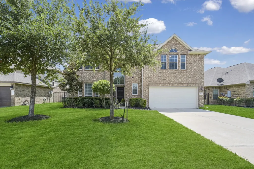 9815 Shimmering Lakes Drive Rosharon TX 77583