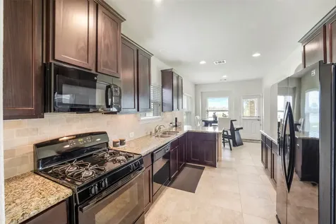 9815 Shimmering Lakes Drive Rosharon TX 77583