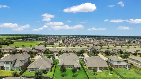 9815 Shimmering Lakes Drive Rosharon TX 77583