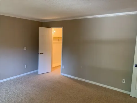 1100 Augusta Drive 18 Houston TX 77057
