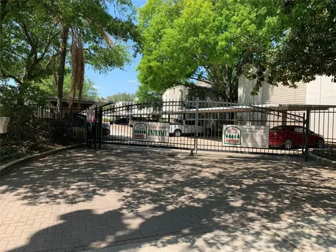 1100 Augusta Drive 18 Houston TX 77057