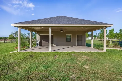10269 Highway 90 Bedias TX 77831