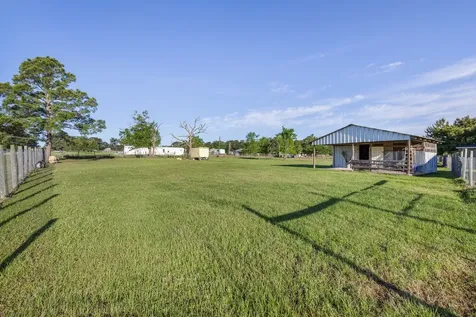 10269 Highway 90 Bedias TX 77831