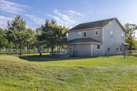 10269 Highway 90 Bedias TX 77831