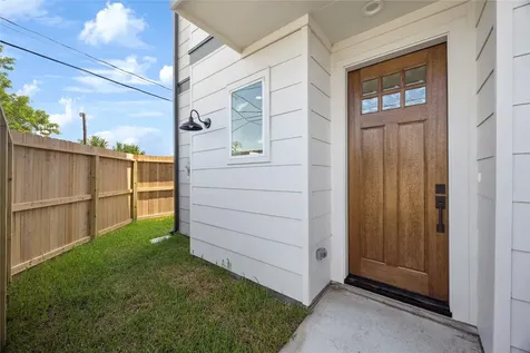 2806 Mills Street Houston TX 77026