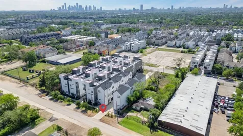 1177 W 19th Street Houston TX 77008