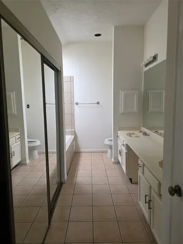 7803 La Rochelle Circle Houston TX 77071