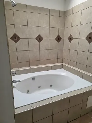 7803 La Rochelle Circle Houston TX 77071