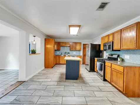 12317 23rd Street Santa Fe TX 77510