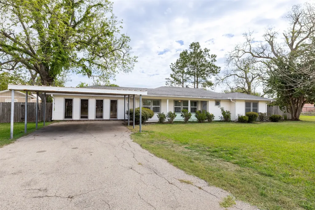 1327 Hodges Lane Wharton TX 77488