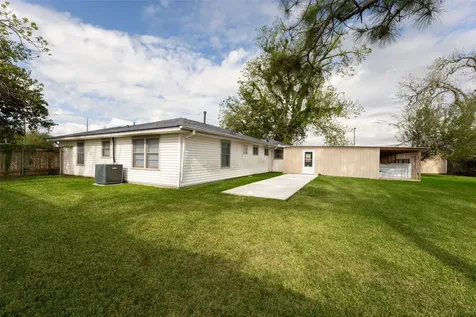 1327 Hodges Lane Wharton TX 77488