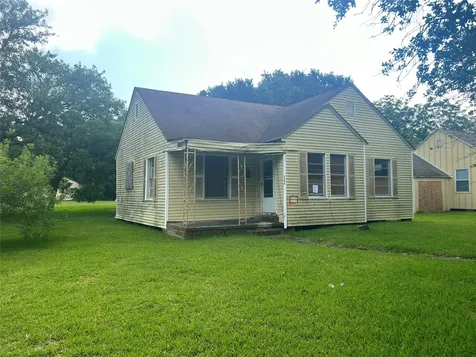 2240 Oaklawn Avenue Port Arthur TX 77642