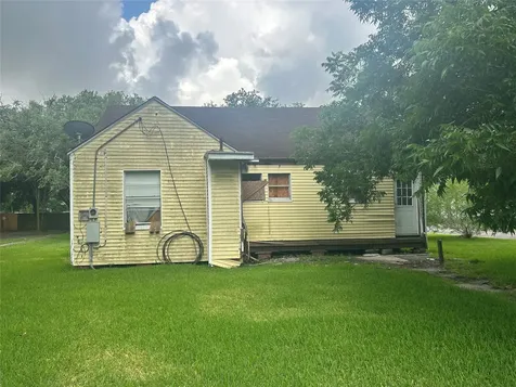 2240 Oaklawn Avenue Port Arthur TX 77642