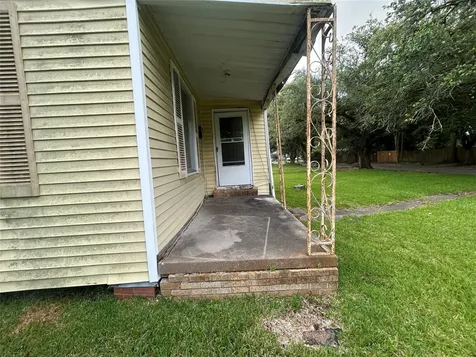 2240 Oaklawn Avenue Port Arthur TX 77642