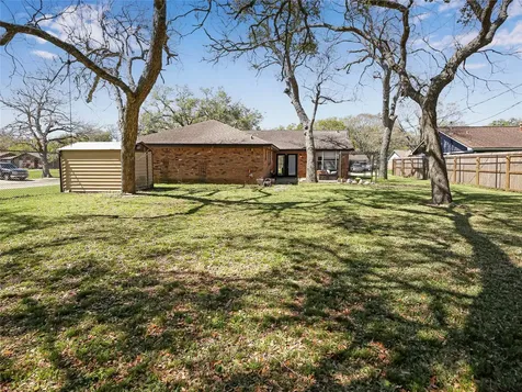 721 Sycamore Street Lake Jackson TX 77566