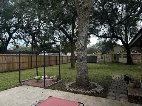 721 Sycamore Street Lake Jackson TX 77566