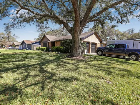 721 Sycamore Street Lake Jackson TX 77566
