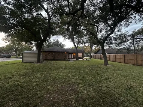 721 Sycamore Street Lake Jackson TX 77566